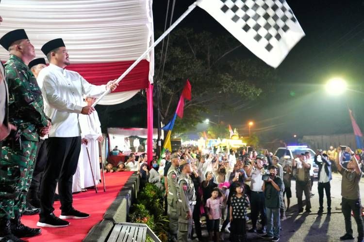 Puluhan Kendaraan Hias Meriahkan Malam Takbiran di Kota Medan