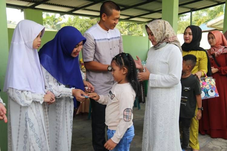 Masyarakat Halal Bihalal di Rumah Danyon Raider Ciptakan Suasana Kekeluargaan dan Eratkan Silaturahmi