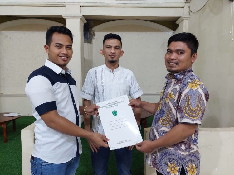 PP HIMAH Serahkan SK  PW HIMMAH Sumut Periode 2023-2025