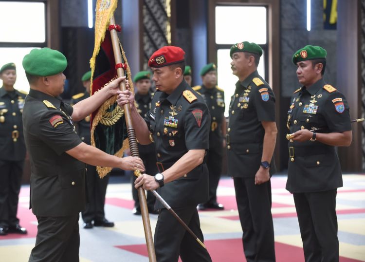 Kasad Sertijabkan Empat Jabatan  Strategis di TNI AD