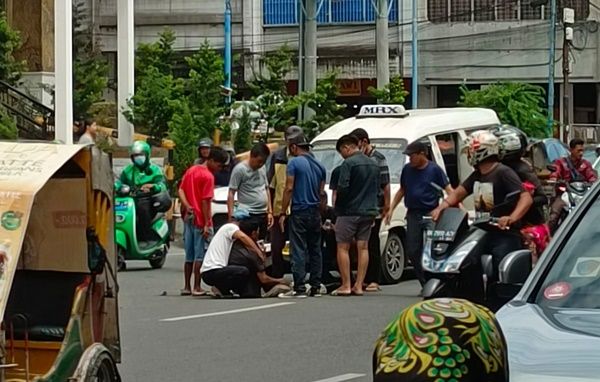 Personel Polda Sumut Diseruduk Angkot