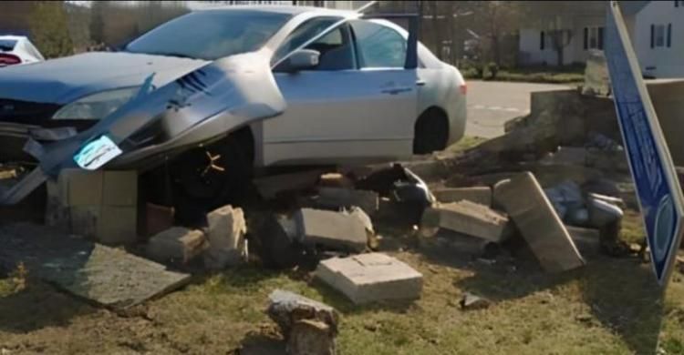 Serahkan Diri Usai Nabrak,   Bebas Setelah Bayar  Uang Jaminan 150 Juta