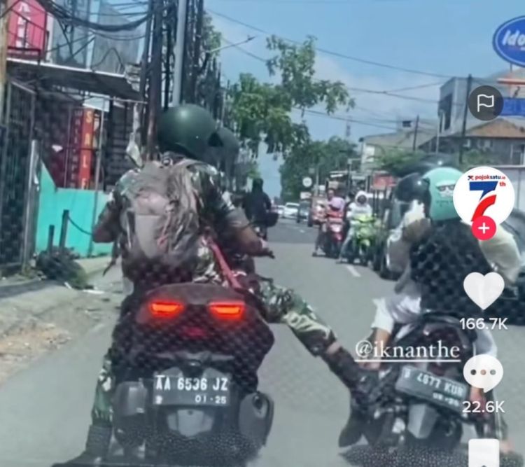 Kapuspen TNI: Oknum Prajurit Penendang Motor Ibu-ibu Sudah Ditangkap