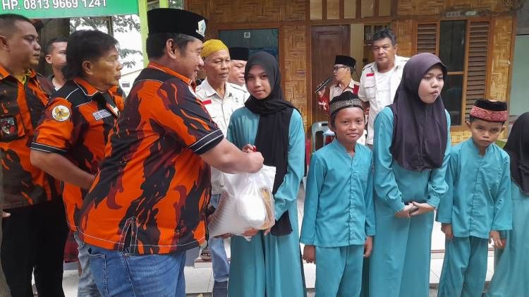 Kolaborasi PP dan Pondok Bambu   Medan Denai Bukber Sekalgus Berbagi  Tali Asih Kepada Yatim Dhuafa