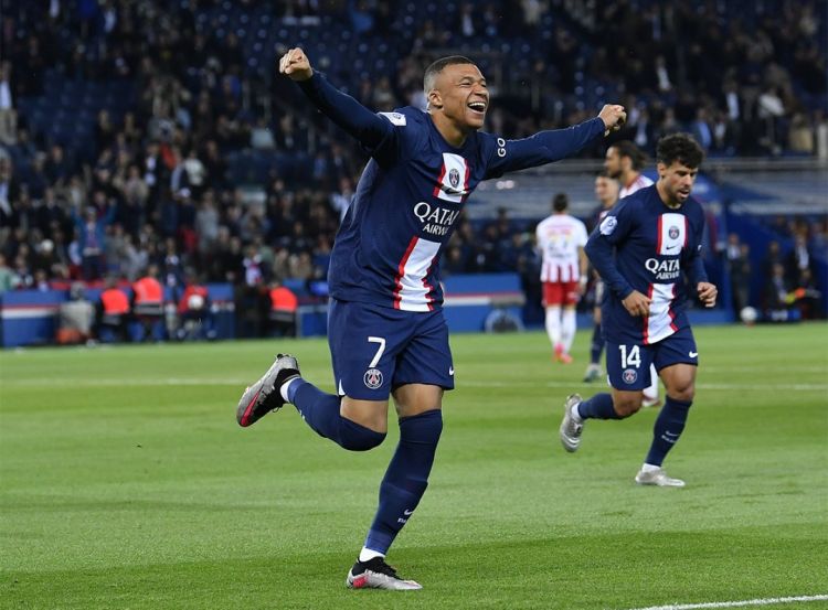 PSG Kian Kokoh di Puncak Klasemen
