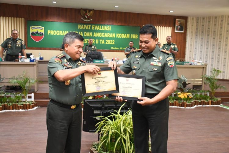 Torehkan Tinta Emas, Korem 023/KS Raih 2 Penghargaan Satker Terbaik Kodam I/BB