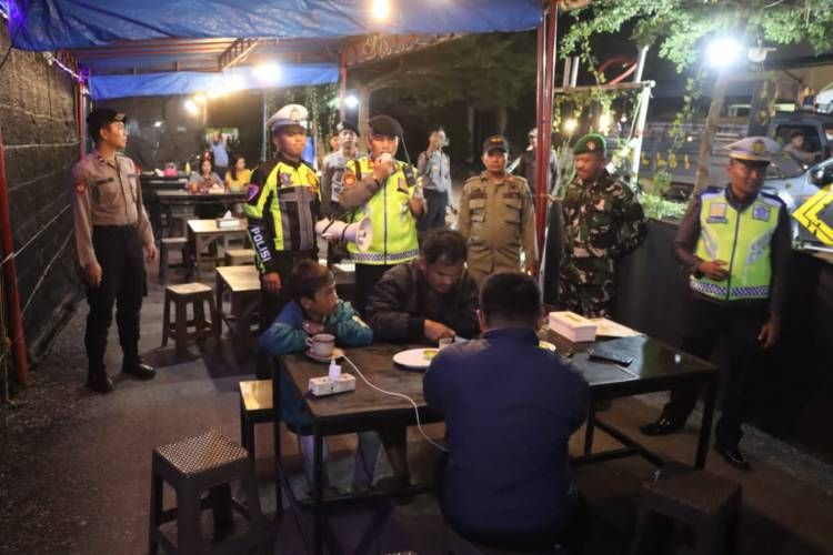 Jelang May Day, Gabungan TNI-Polri Laksanakan Patroli Skala Besar di Pakpak Bharat