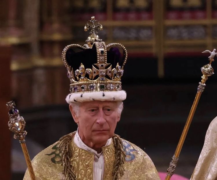 Resmi, Charles III Dinobatkan Sebagai Raja Inggris