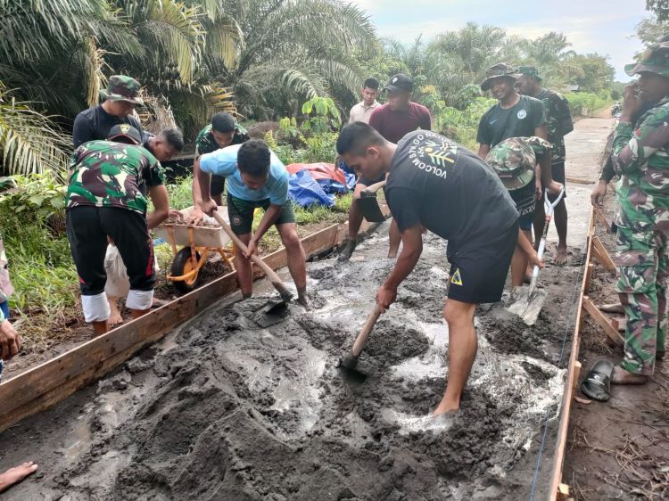 Terus Bergerak Kejar Target, Satgas TMMD Reguler Ke-116 Kodim 1203/Ktp Bekerja Tidak Kenal Lelah