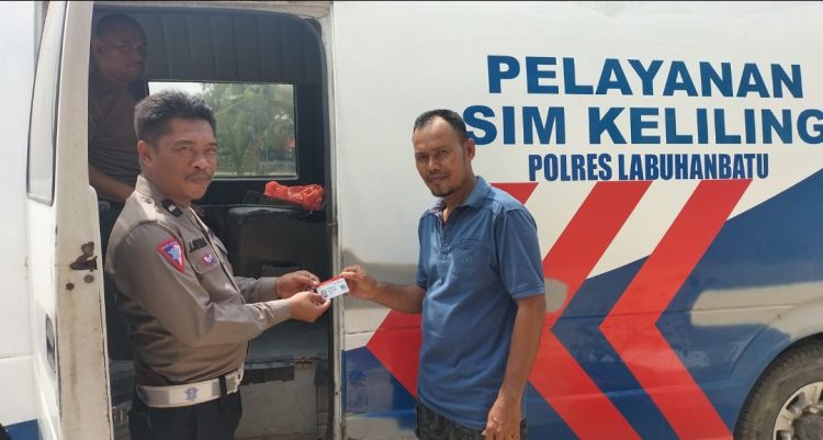 Kapolres Hadirkan SIM Keliling di Kecamatan Kualuh Leidong
