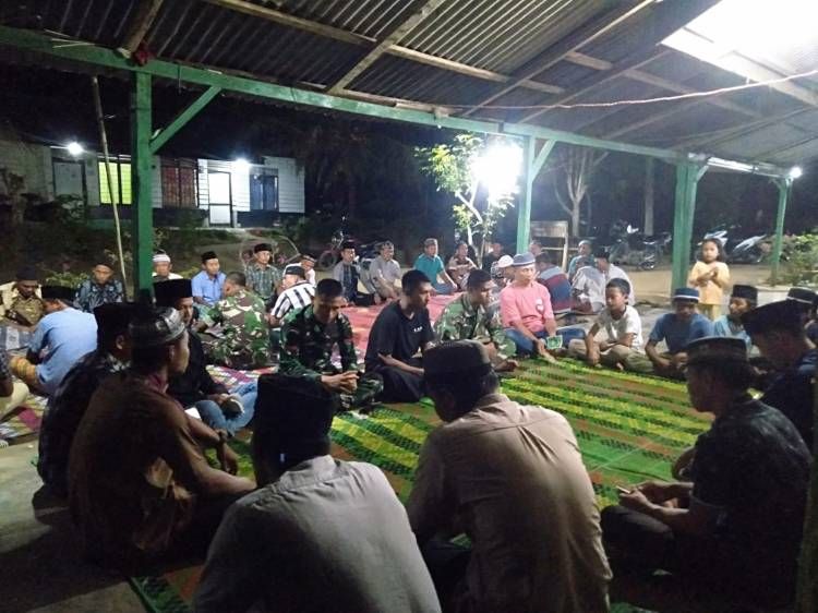 Personil Satgas TMMD Kodim Deli Serdang Ikuti Kegiatan Yasinan Bareng Warga Mempererat Ukhuwah Islamiyah