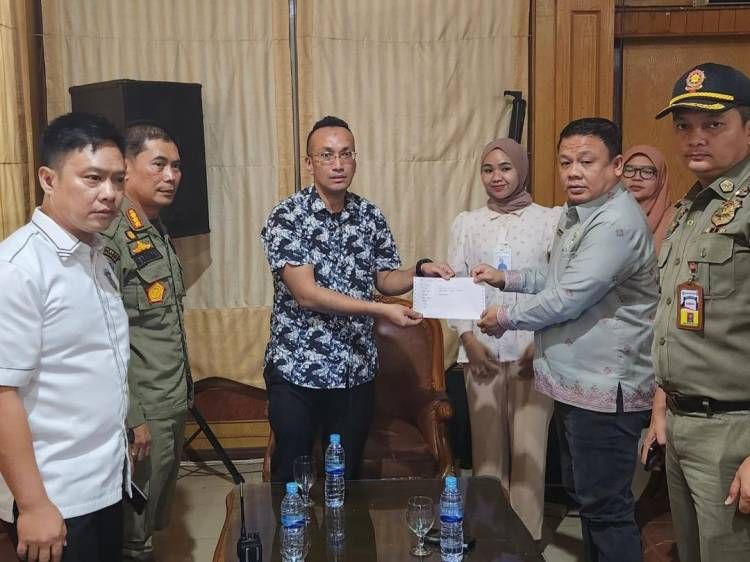 Kepala Bapeda dan Kasatpol PP Kota Medan Pimpim Timsus Bapeda Tagih Pajak Hotel Madani dan Bakso Lapangan Tembak