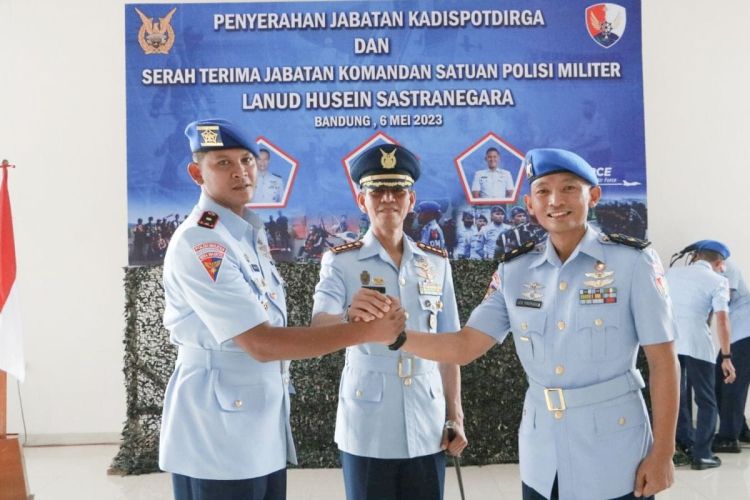 Mayor Pom Herdi Mohammad Ramdhan   Jabat Dansatpomau Lanud Husein Sastranegara