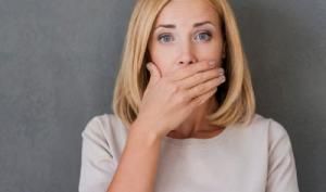 Cara Alami Atasi Mulut Kering Penyebab Bau Tak Sedap