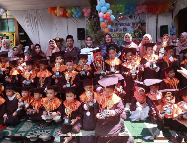 Hadiri Wisuda Santri RA/PAUD, Ini Kata Wabup Labuhabatu