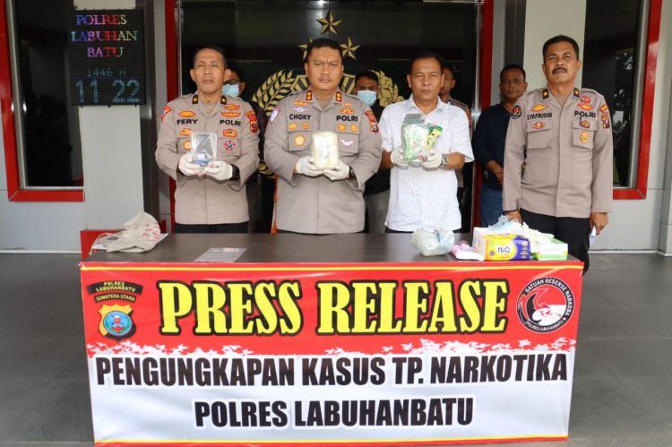 Kapolres Labuhanbatu Pimpin Langsung Konfrensi Pers Pengungkapan Sabu 1 Kg