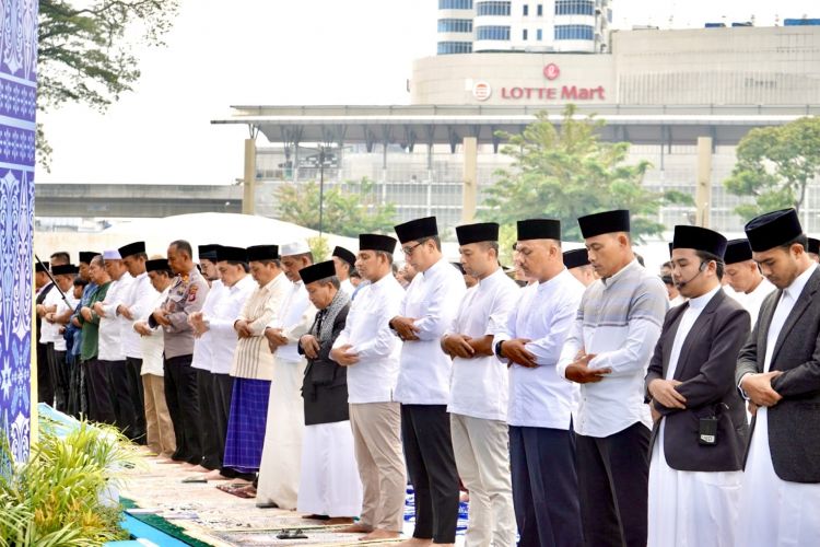 Rico Waas Ajak Warga Perkuat Kepedulian Sosial dan Jaga Lingkungan