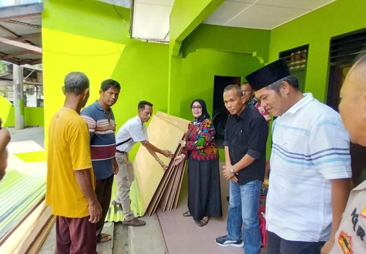 Wabup Labuhanbatu Sambangi Korban Puting Beliung di Dusun Bandar Gula