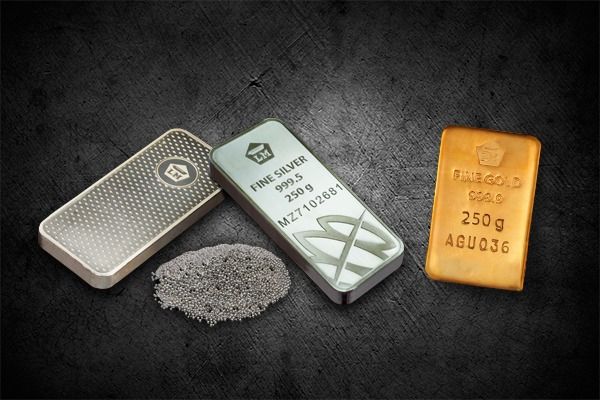 Harga Emas Antam Turun Rp1.000, Perak Naik Rp100