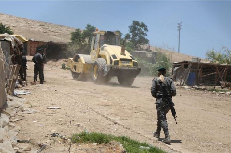 Dalih Cari Buronan, Militer Israel Tangkap Puluhan Warga Palestina di Tepi Barat