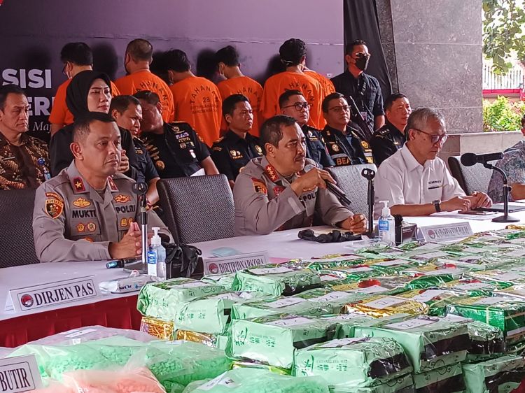 Kado HUT ke-77 Bhayangkara, Bareskrim Sita Hampir Setengah Ton Sabu