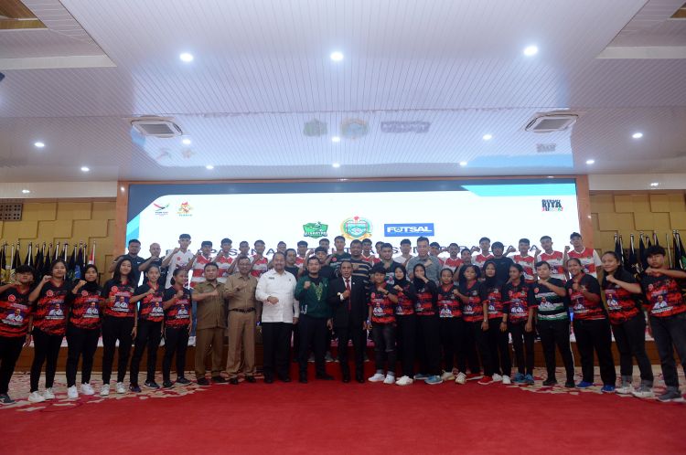 Gubernur Lepas Tim Futsal Kinantan Ikuti Liga Futsal Nusantara di Sumsel