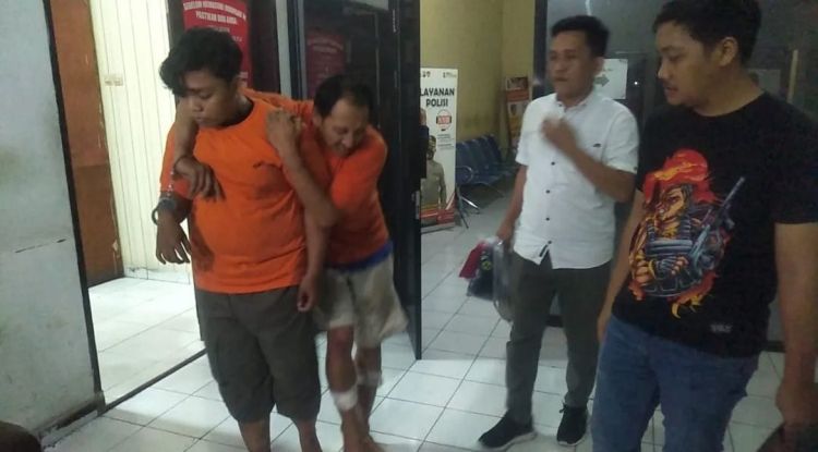 Polisi Tembak Pelaku Pembunuhan Wanita dalam Mobil