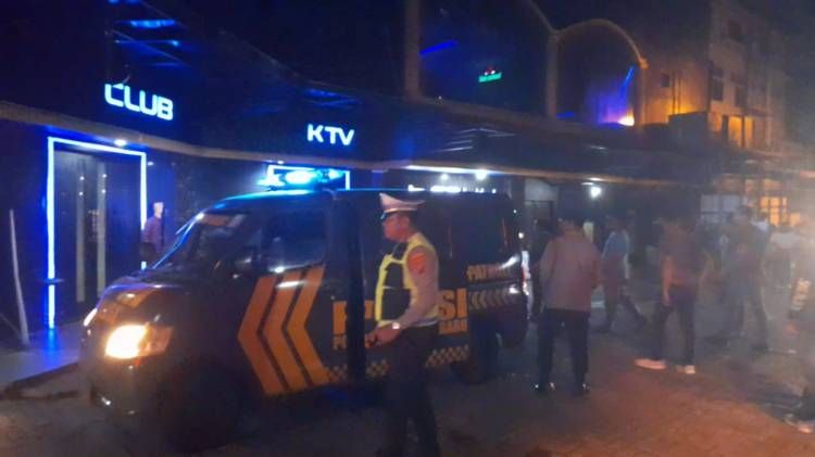 Tak Jauh dari Mapolsek dan Sempat Viral di Medsos Karena Dijadikan Lapak Transaksi Ektasi, Polsek Medan Baru Razia Club dan KTV Traxx