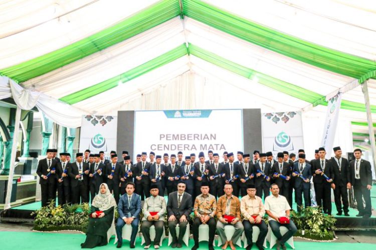 40 Wisudawan Tahfiz Sulaimaniyah Sumatera Lanjutkan Pendidikan ke Turki