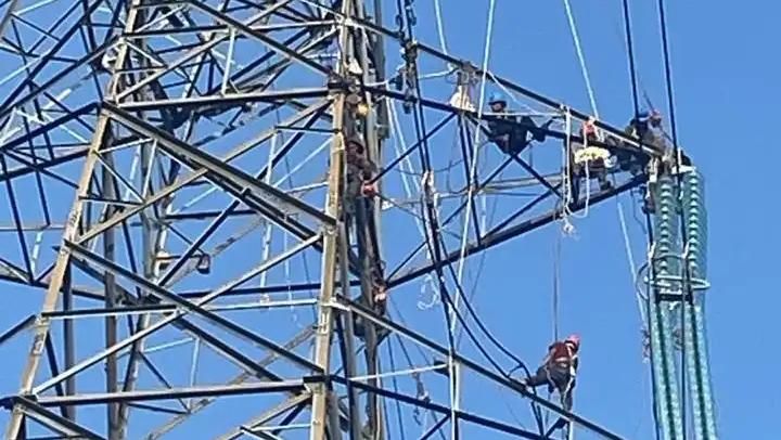 PLN Gerak Cepat Pulihkan 12 Tower SUTET Galang-Simangkok yang Roboh Diterjang Badai