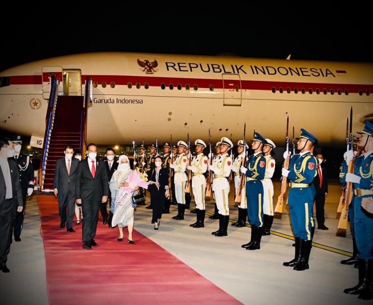 Tiba di Beijing, Presiden Jokowi akan Lakukan Pertemuan Bilateral dengan Presiden Xi Jinping