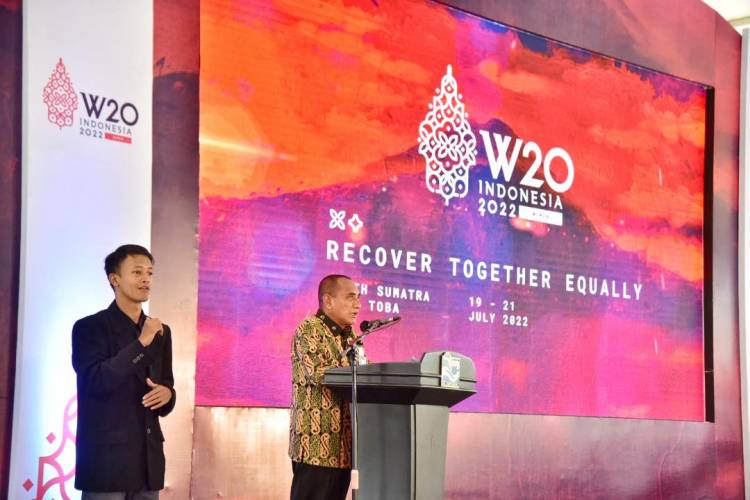 Buka W20 di Parapat, Gubsu Bersama Menparekraf RI Sampaikan Pengaruh Besar Perempuan Bagi Pembangunan