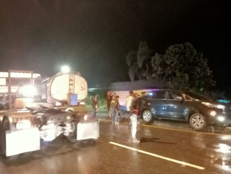 Mantan Bupati Sergai Laka Tunggal di Tanjung Morawa, Mobil Tabrak Pembatas Jalan