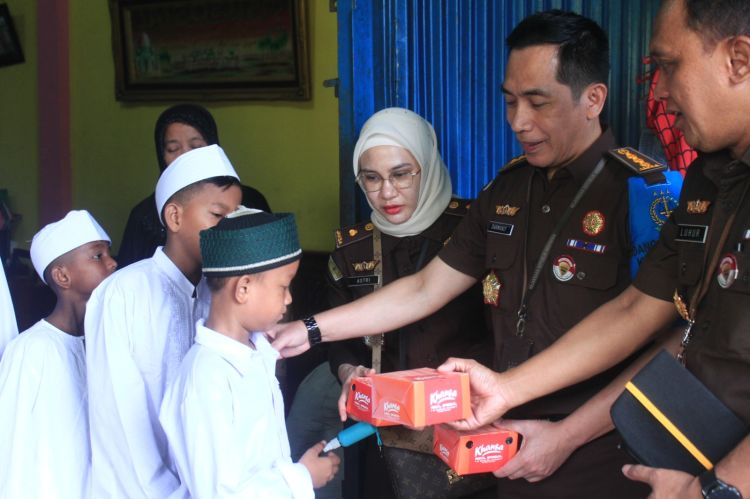 Meriahkan HBA yang ke-63 dan HUT ke-23 IAD, Kejati Sumut Gelar Bakti Sosial ke Panti Asuhan, Masjid, Gereja dan KBPA