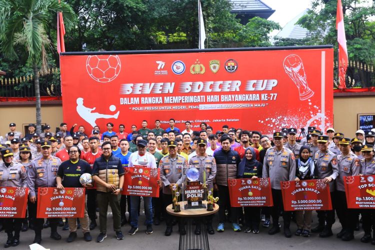 Bersama Wartawan, Polri Wujudkan Pemilu Damai 2024 lewat Bhayangkara Presisi Seven Soccer Cup