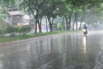 Waspadai Banjir, Hujan Akan Menguyur Sebagian Kota Besar di Indonesia