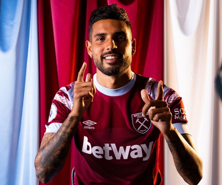 Resmi Berseragam West Ham, Emerson Palmieri Ungkap Rasa Bahagia