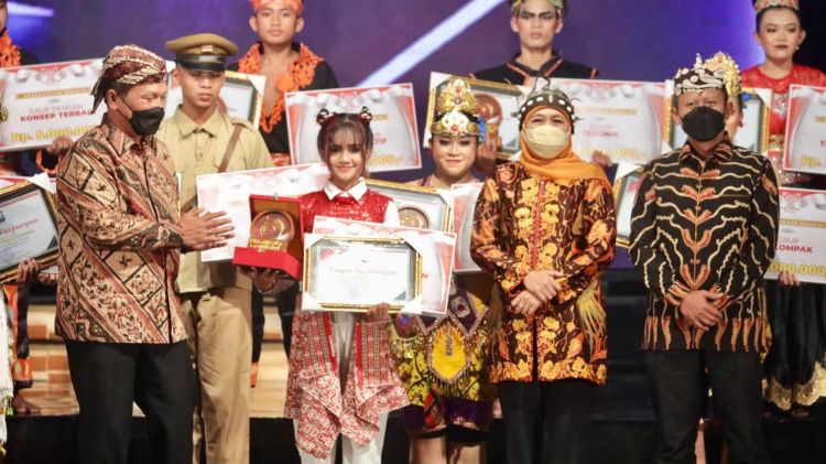 Khofifah: Malam Gebyar Nusantara Gemilang Jatim Berikan Warna Kekuatan Nusantara dan Bhineka Tunggal Ika