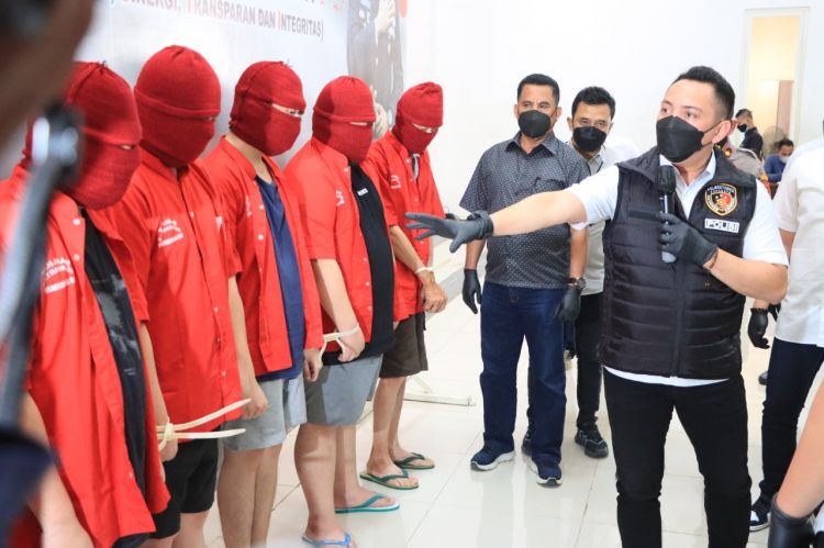 Bongkar Sindikat Judi Online, Polrestabes Surabaya Tangkap 7 Tersangka