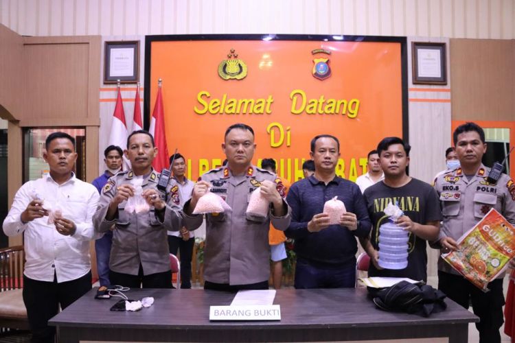 Polres Labuhanbatu Ungkap Peredaran 9.206 Butir Ekstasi, Tiga Orang Ditangkap