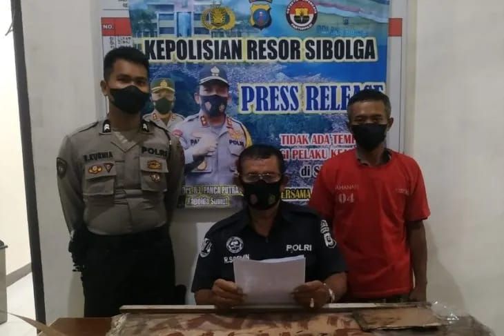 Pelaku Terbakarnya Bukit Tor Simarbarimbing Ditangkap