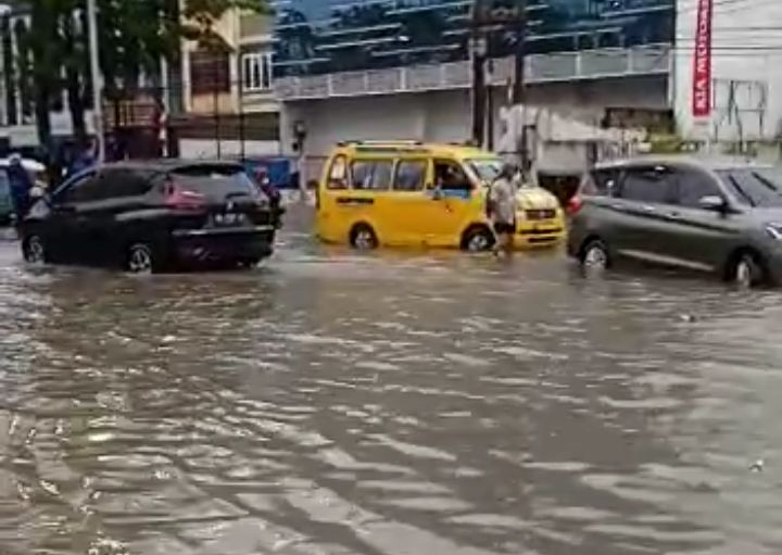 Geram Medan Banjir Lagi, Rahudman: Kalau OPD nya Gak Mampu, Ganti Saja