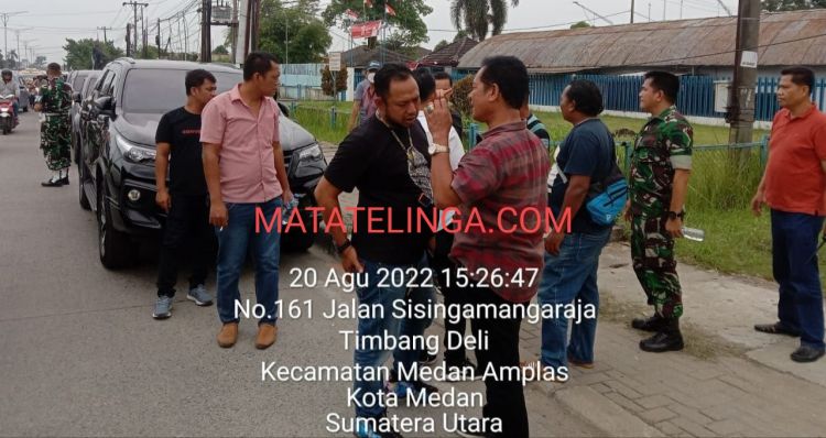 Kaca Mobil Anggota TNI  Pecah Diduga Ditembak OTK