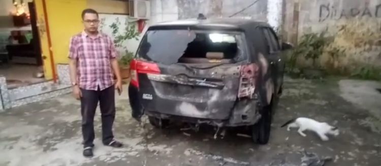 Heboh, Mobil Warga di Delitua Dibakar OTK