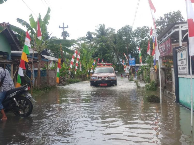 Hujan Semalaman, Banjir dan Longsor Melanda Wilayah Cilacap