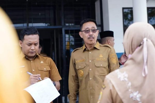 Banyak ASN dan Honorer yang Keluyuran Saat Jam Dinas, Bupati Labusel Gelar Sidak, Ini Hasilnya