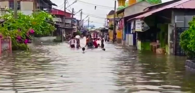 Ribuan Rumah Warga di Belawan Kembali Terendam Banjir Rob