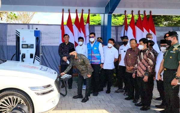 Sambut Puncak Acara Presidensi G20, Wapres Ma'ruf Amin Tinjau Kesiapan SPKLU PLN