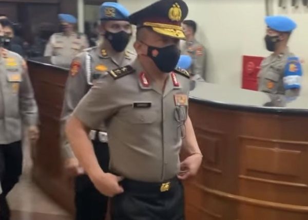 Hadiri Sidang Etik, Ferdy Sambo Pakai Seragam Jenderal Bintang 2 Tanpa Emblem Polri