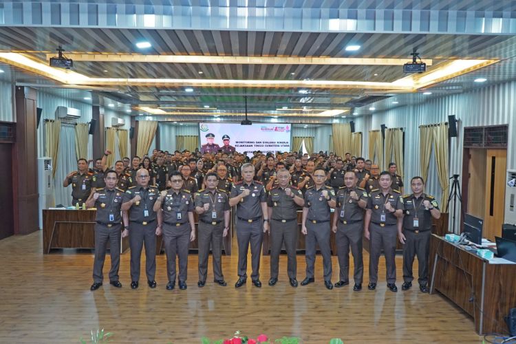 Kajati Sumut Idianto Pimpin Pelaksanaan Monev Kinerja Dihadiri 28 Kajari dan 9 Cabjari Serta Para Kasi di Kejari